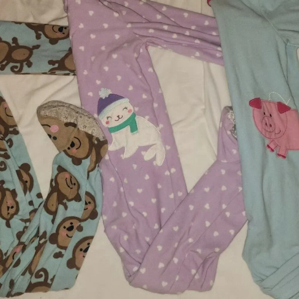 3 Pairs 5T Footie Jammies - Picture 1 of 5